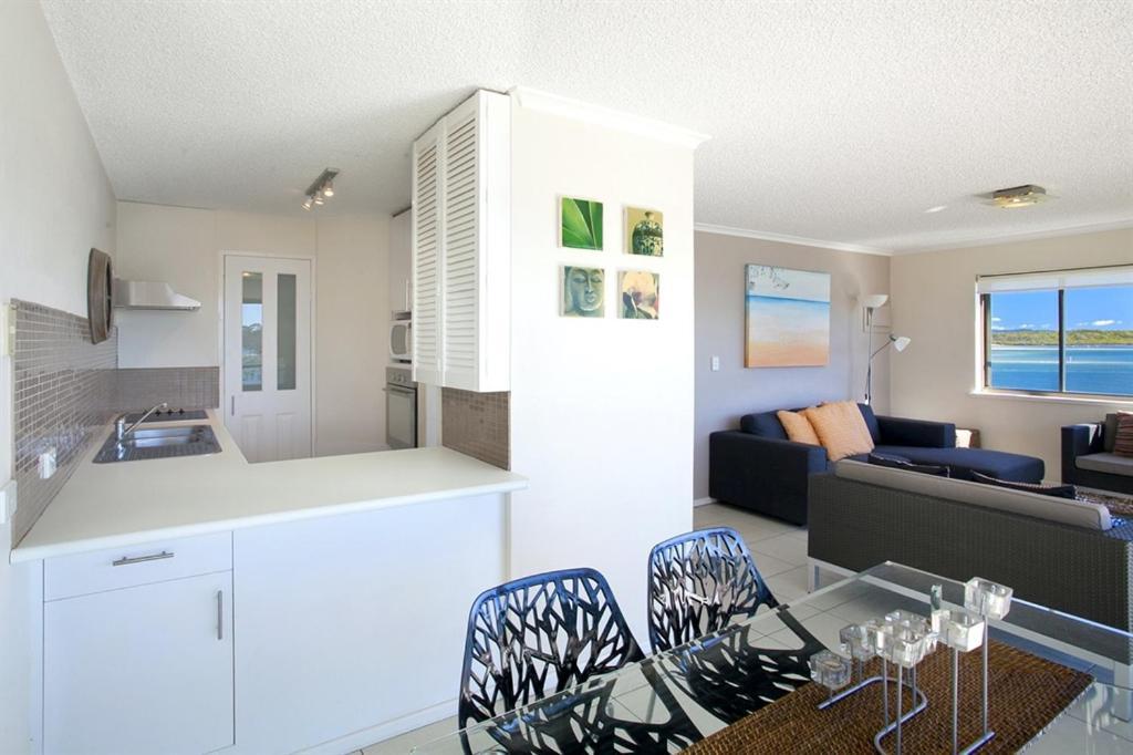 Deluxe Two-Bedroom Apartment Waterfront