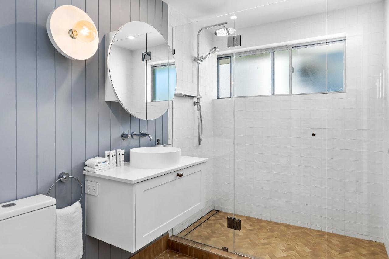 One-Bedroom Deluxe Apartment