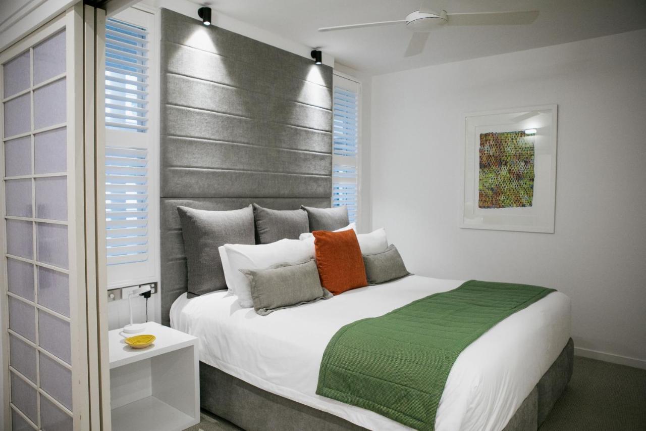 One-Bedroom Beachfront Apartment