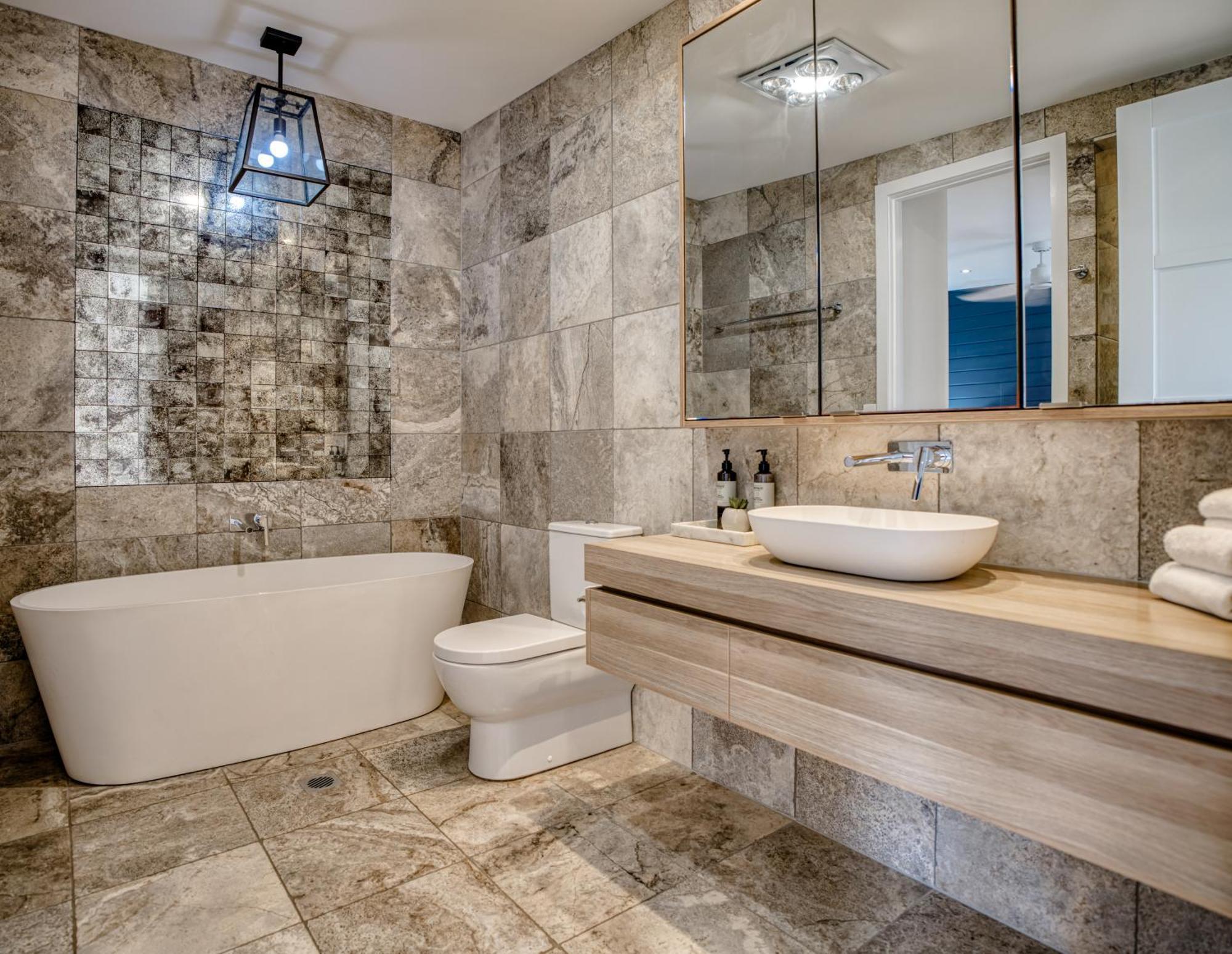 One-Bedroom Luxury Hastings Suite