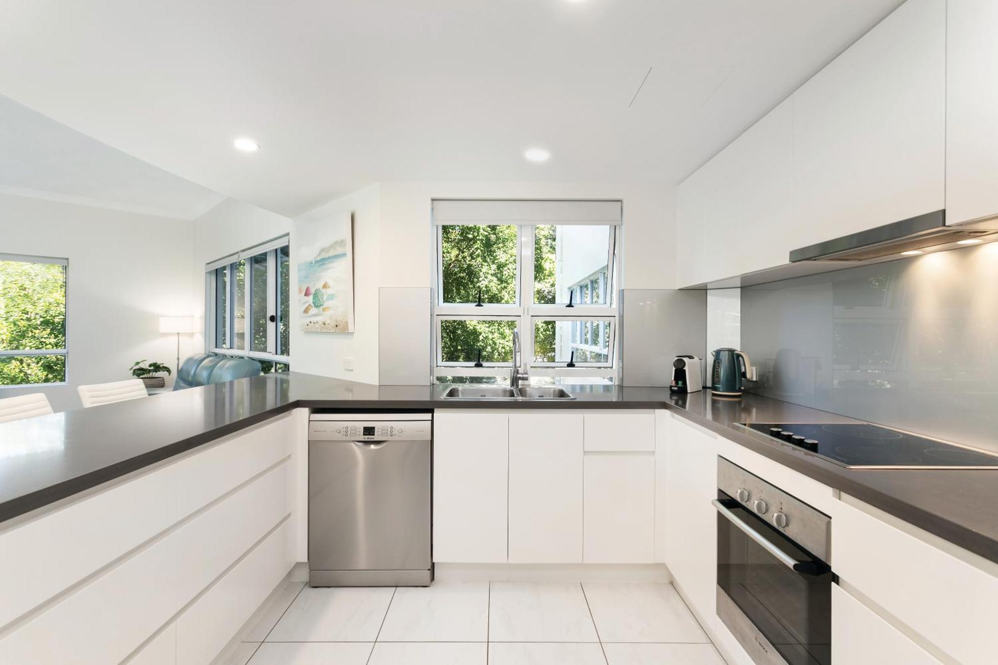 Two-Bedroom Deluxe Apartment National Park View