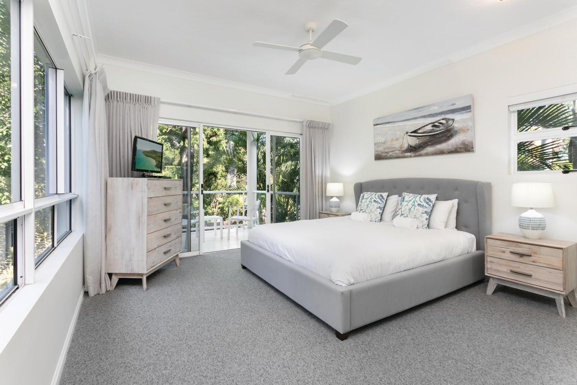 Two-Bedroom Deluxe Apartment National Park View