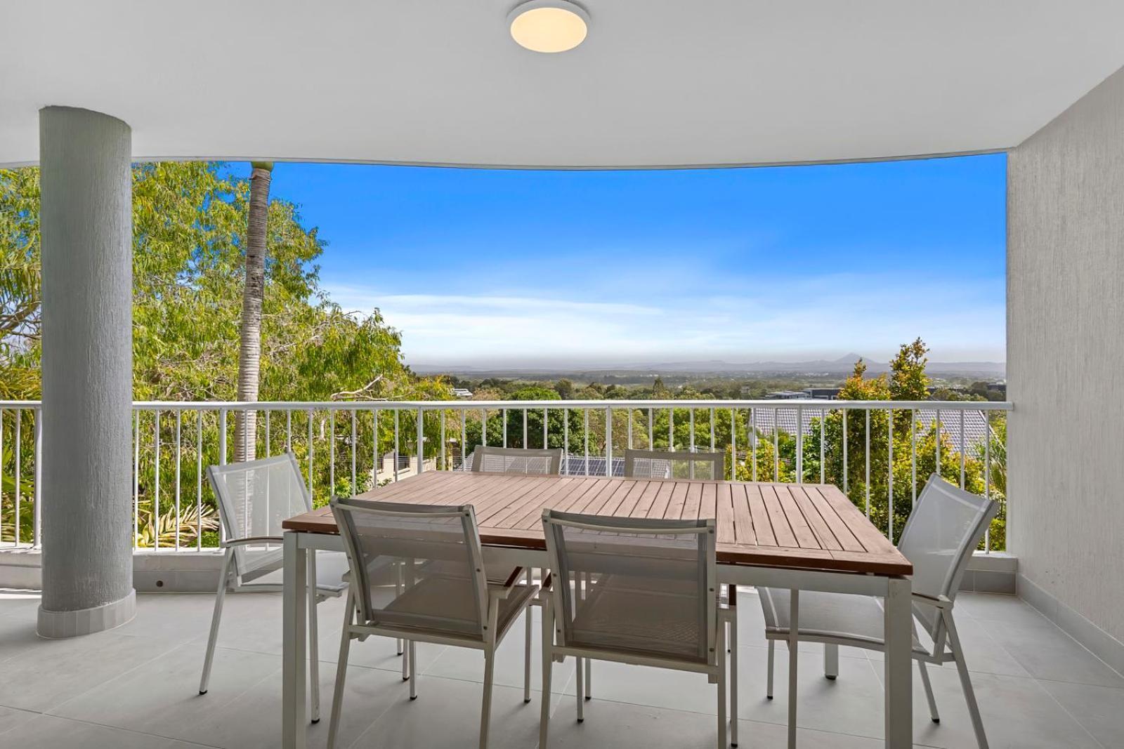 Three-Bedroom Apartment Mountain View