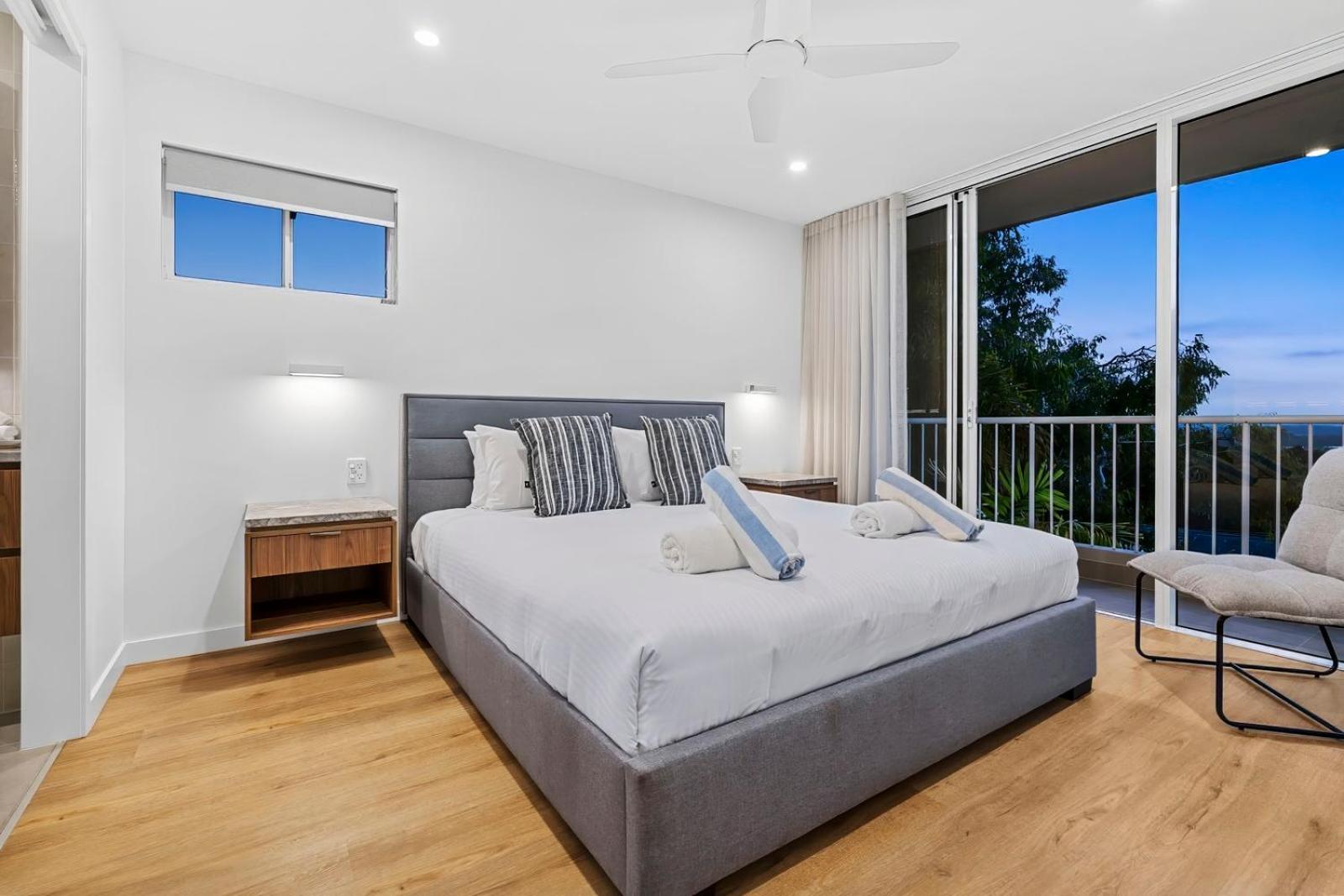 Three-Bedroom Apartment Mountain View