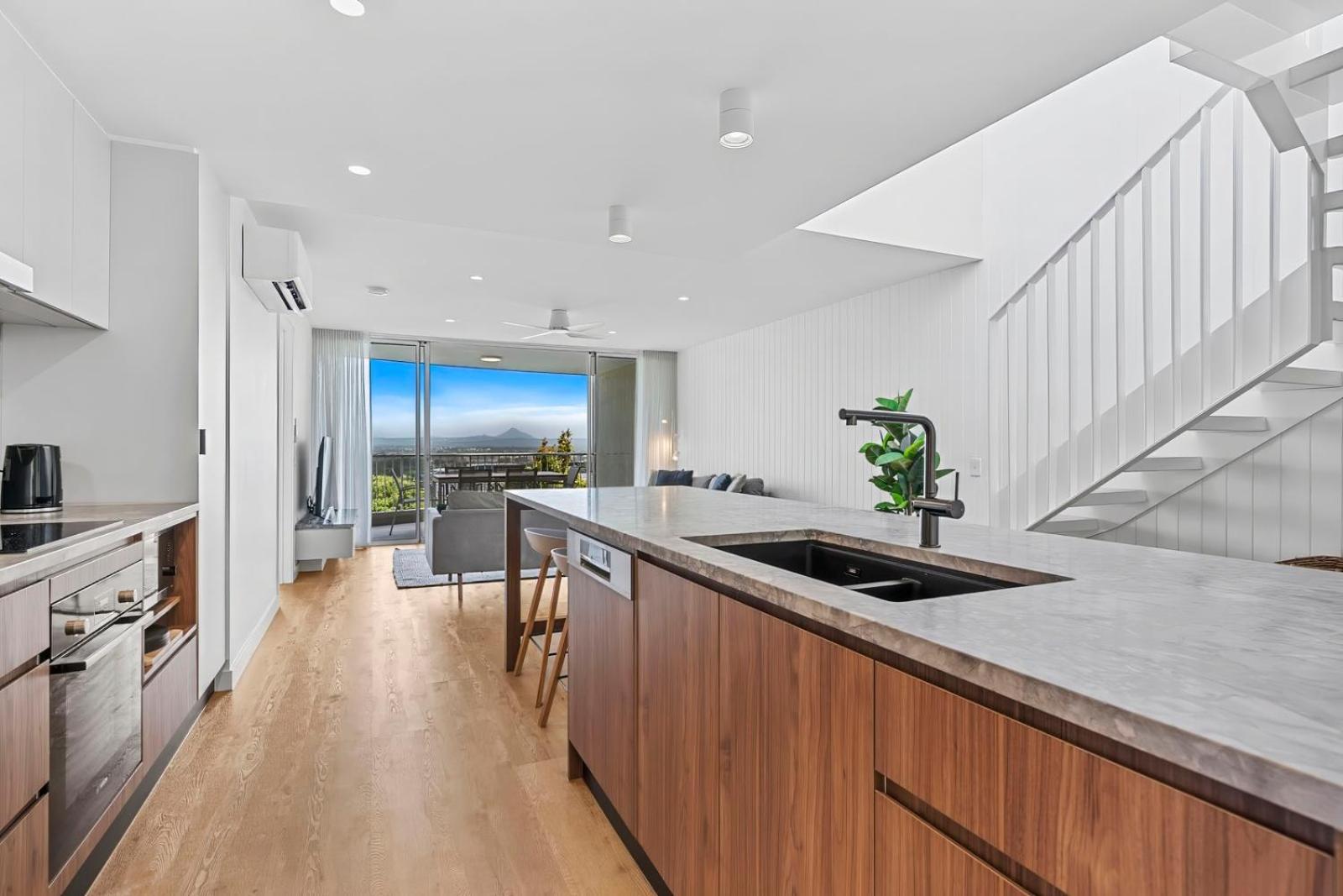 Three-Bedroom Apartment Mountain View