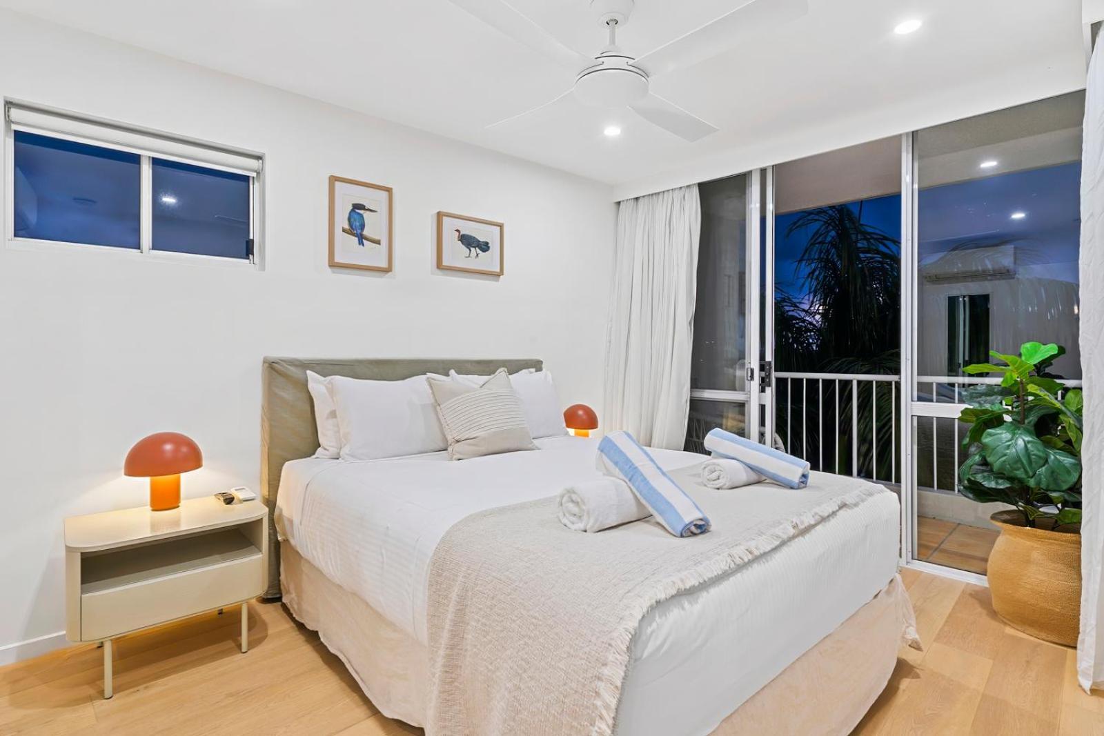 Three-Bedroom Apartment Lake View