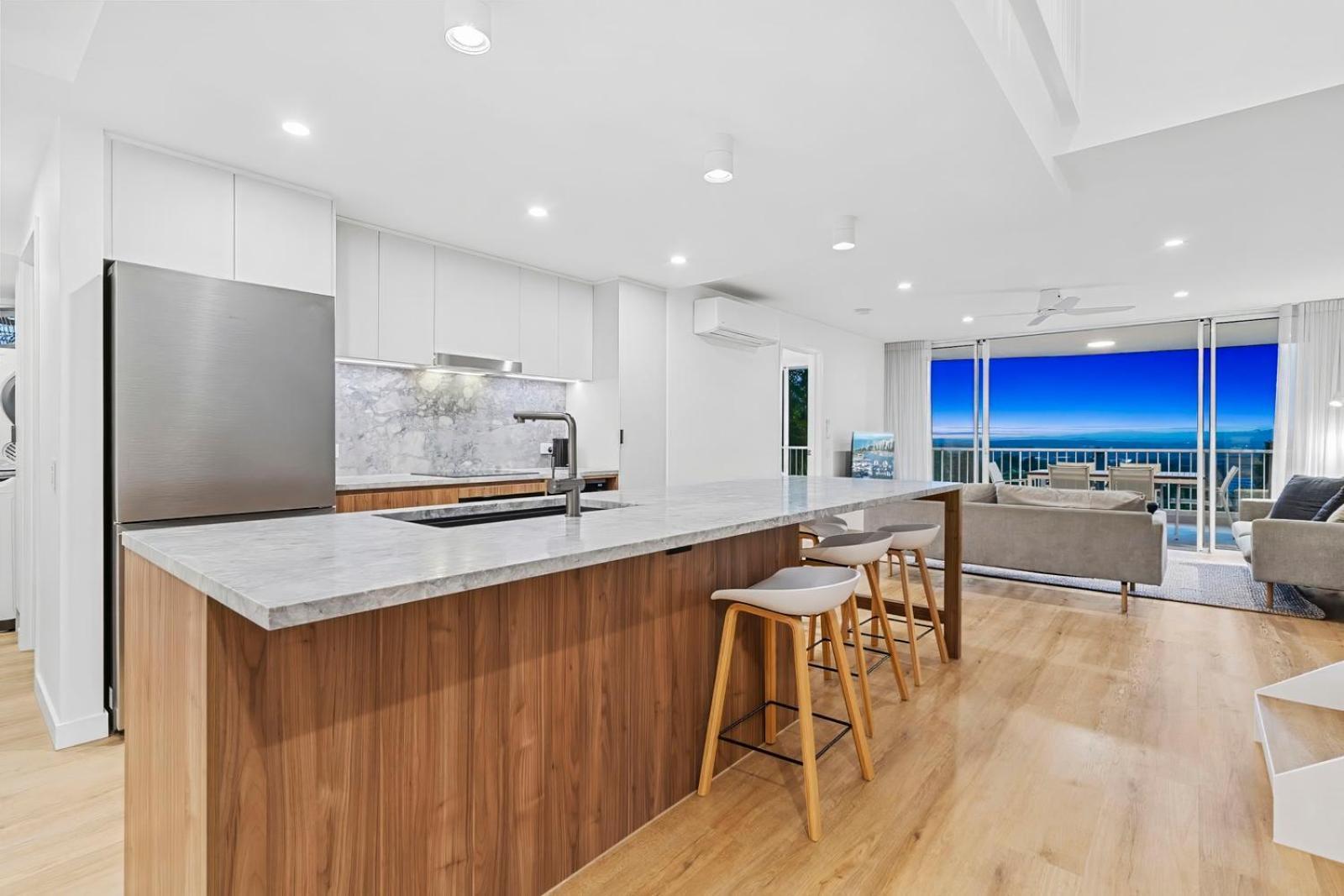 Three-Bedroom Apartment Mountain View
