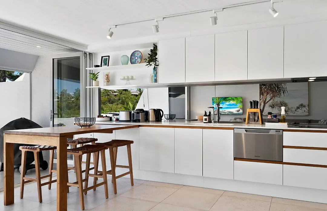 Noosa Views 4 Relaxed Coastal Escape-1