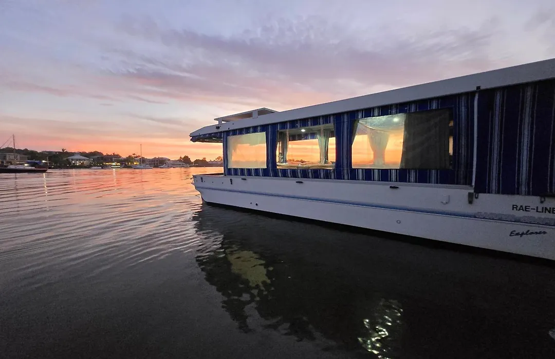 Liquid Spirit Noosaville Houseboat " Experience More "-1
