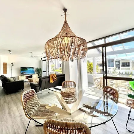 8Na Lovely 2 Bedroom On Noosa Parade-3