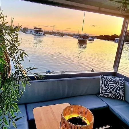 Liquid Spirit Noosaville Houseboat " Experience More "-3