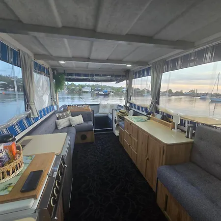 Liquid Paridise Noosaville Houseboat "Experience More"-3