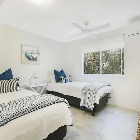Hampton S Style Beach Retreat In Noosa S Heart-3