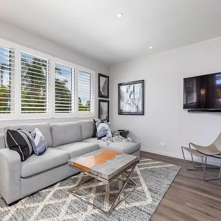 Sleek, Modern And Comfortable On Hastings Street-2