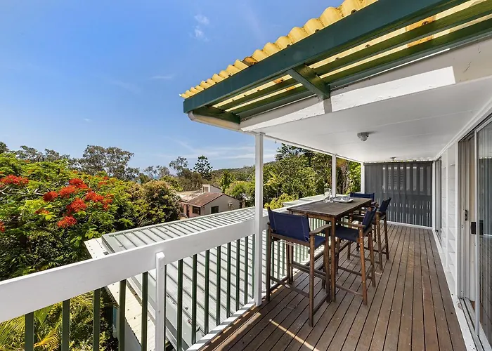 Ocean Views Central To Everything , 2 Bed, 2 Minute Walk To Beach Apartment Noosa Heads