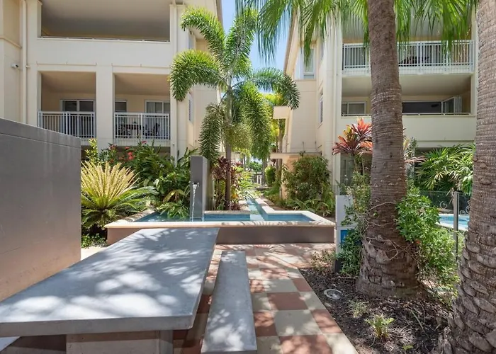 231 Lovely North Facing 2 Bedroom Metres To Main Beach Noosa Heads
