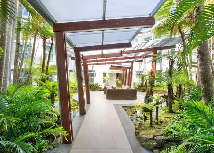 7Em Freshly Renovated Hastings Street 2 Bedroom Noosa Heads