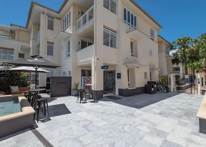 231 Lovely North Facing 2 Bedroom Metres To Main Beach Noosa Heads