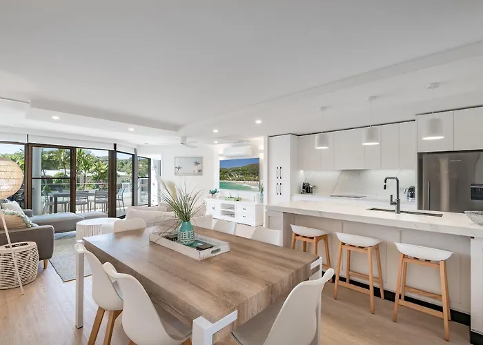 Peaceful Riverside Living, Noosa Heads