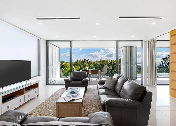 Deluxe Noosa Penthouse With 5-Star Views Apartment