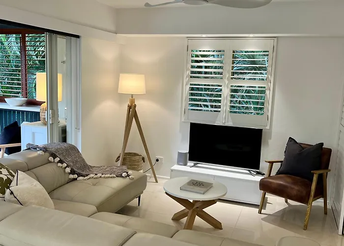 French Quarter 2Br Apartment On Hastings St Pool & Prime Location Noosa Heads