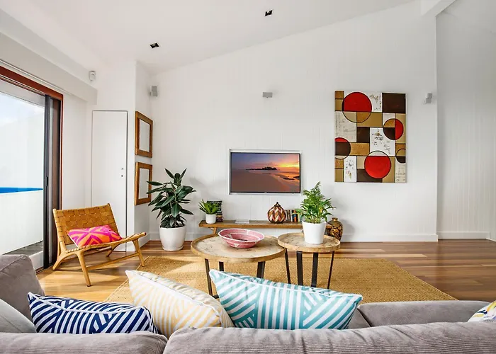 Luxury On The Hill, Noosa Heads Apartment