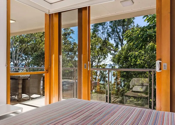 Little Cove Lodge 4 Park Road 24 Noosa Heads