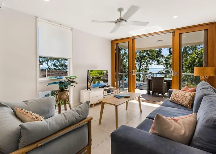 Little Cove Lodge 4 Park Road 24 Noosa Heads