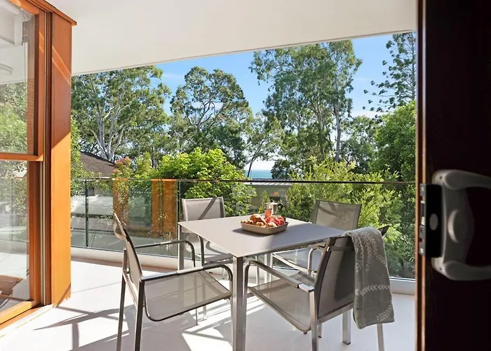 Little Cove Lodge 5 Park Road 24 Noosa Heads