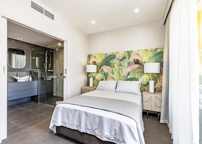 Sleek, Modern And Comfortable On Hastings Street Noosa Heads