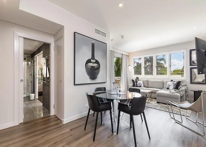 Sleek, Modern And Comfortable On Hastings Street Noosa Heads