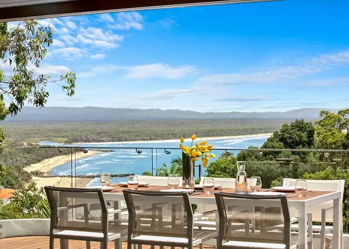 Luxury On The Hill, Noosa Heads Apartment