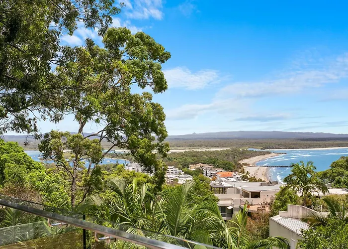 Luxury On The Hill, Noosa Heads Apartment