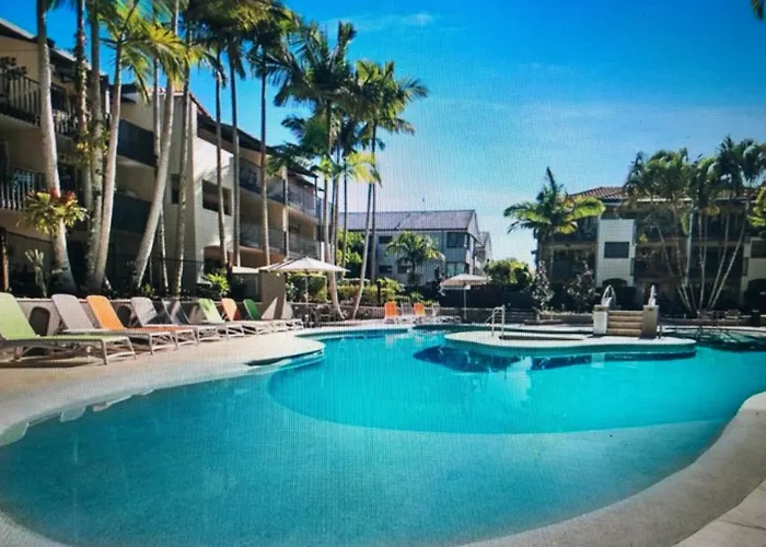 French Quarter 2Br Apartment On Hastings St Pool & Prime Location Noosa Heads